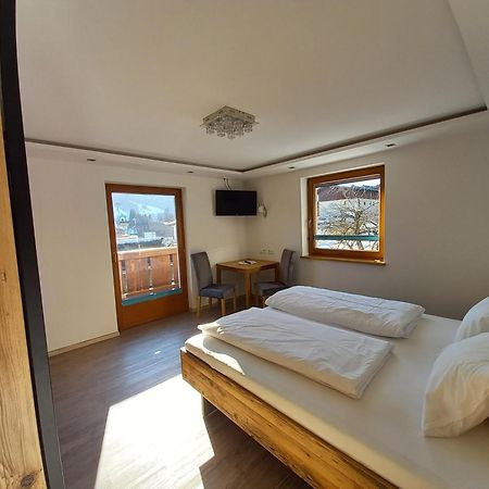 ホテル Haus Scharler, Talstation Neukirchen am Großvenediger エクステリア 写真