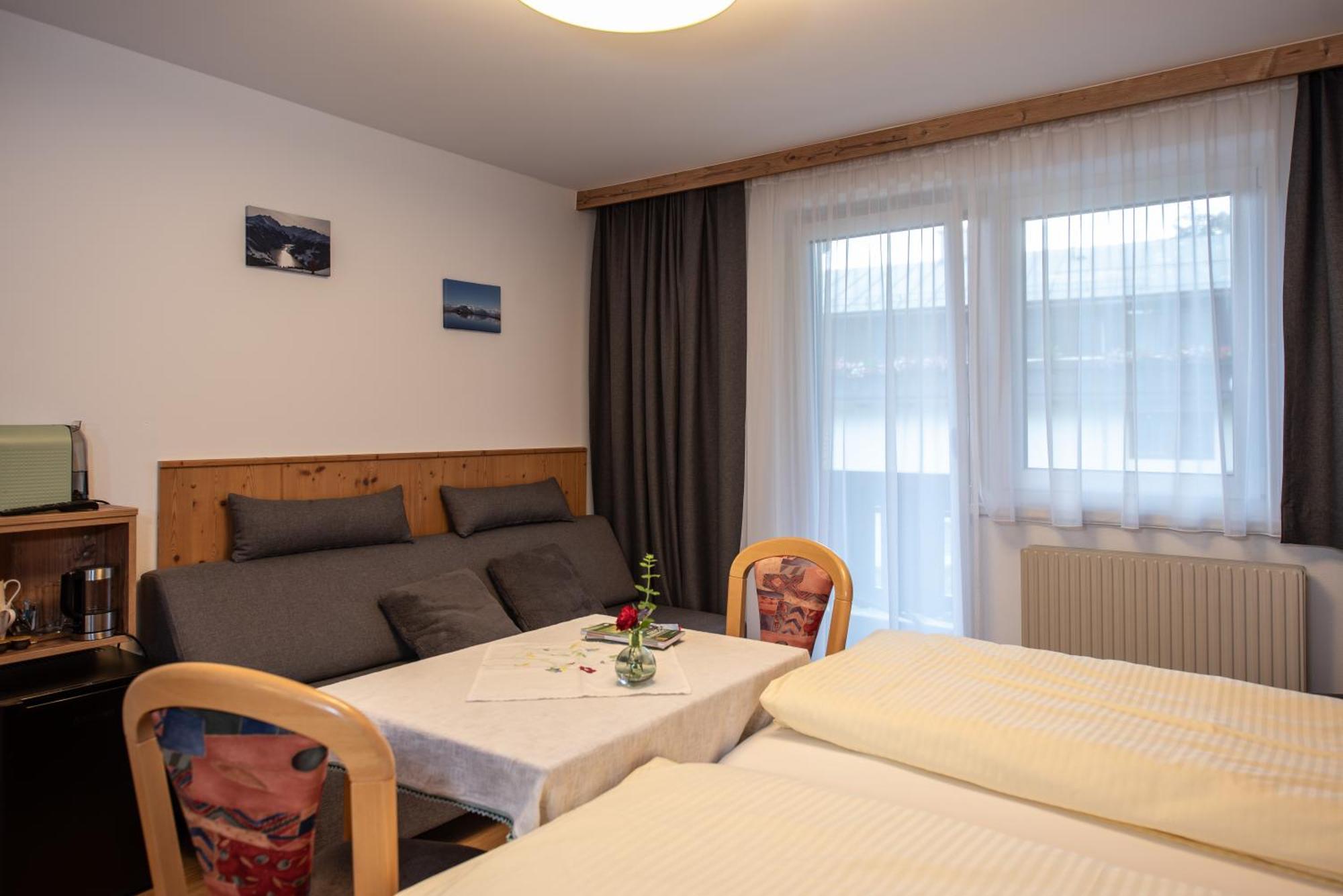 ホテル Haus Scharler, Talstation Neukirchen am Großvenediger エクステリア 写真